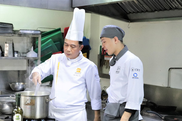 Đầu bếp là một trong những nghề nam giới lựa chọn