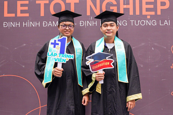 Chào Đón Những Tân Khoa IT