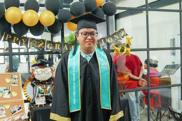 Nỗ Lực Học Tập Niềm Đam Mê Dẫn Lối