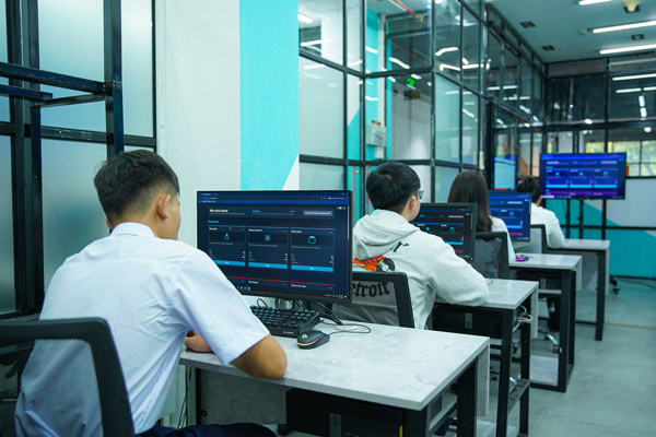 Trải Nghiệm Thực Tế Ngành Công Nghệ Thông Tin