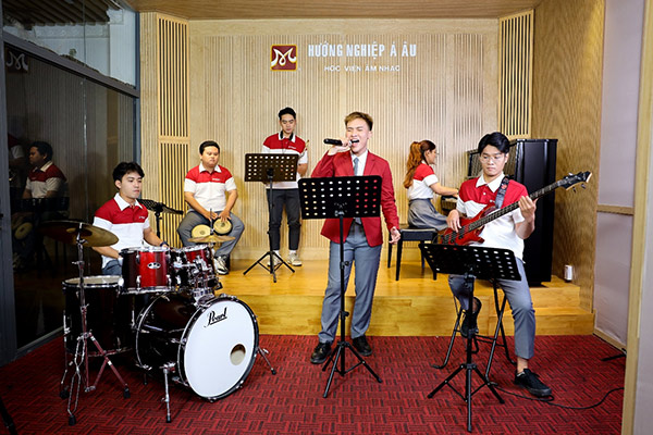 học nghề âm nhạc cho nam