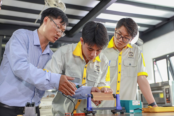 nghỉ học sớm nên học nghề gì cho nam