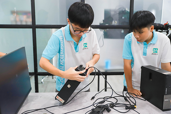 lớp học sửa chữa máy tính